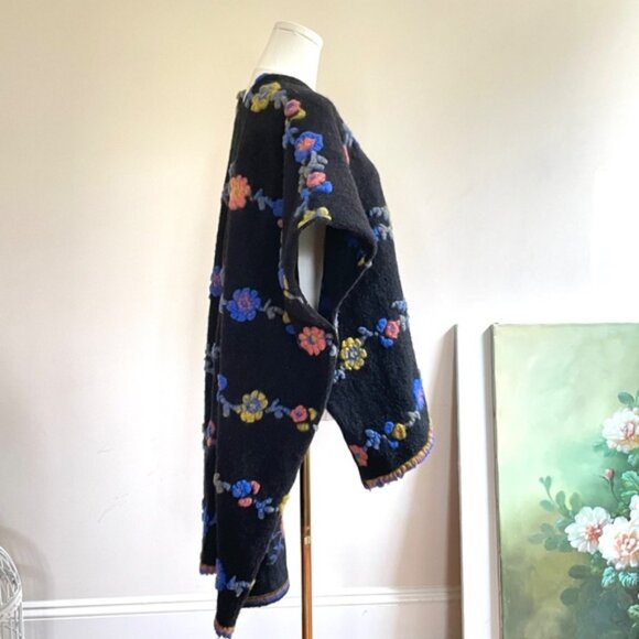 Italian Wool Blend 3D Floral Poncho Kimono Cape Oversized Boho Cottage Festival - Picture 5 of 9